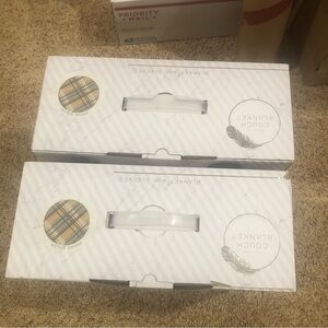 Premium Couch Blanket /NIB/ Sleeves Pocket Super Soft /Comfortable Warm 60”x70”